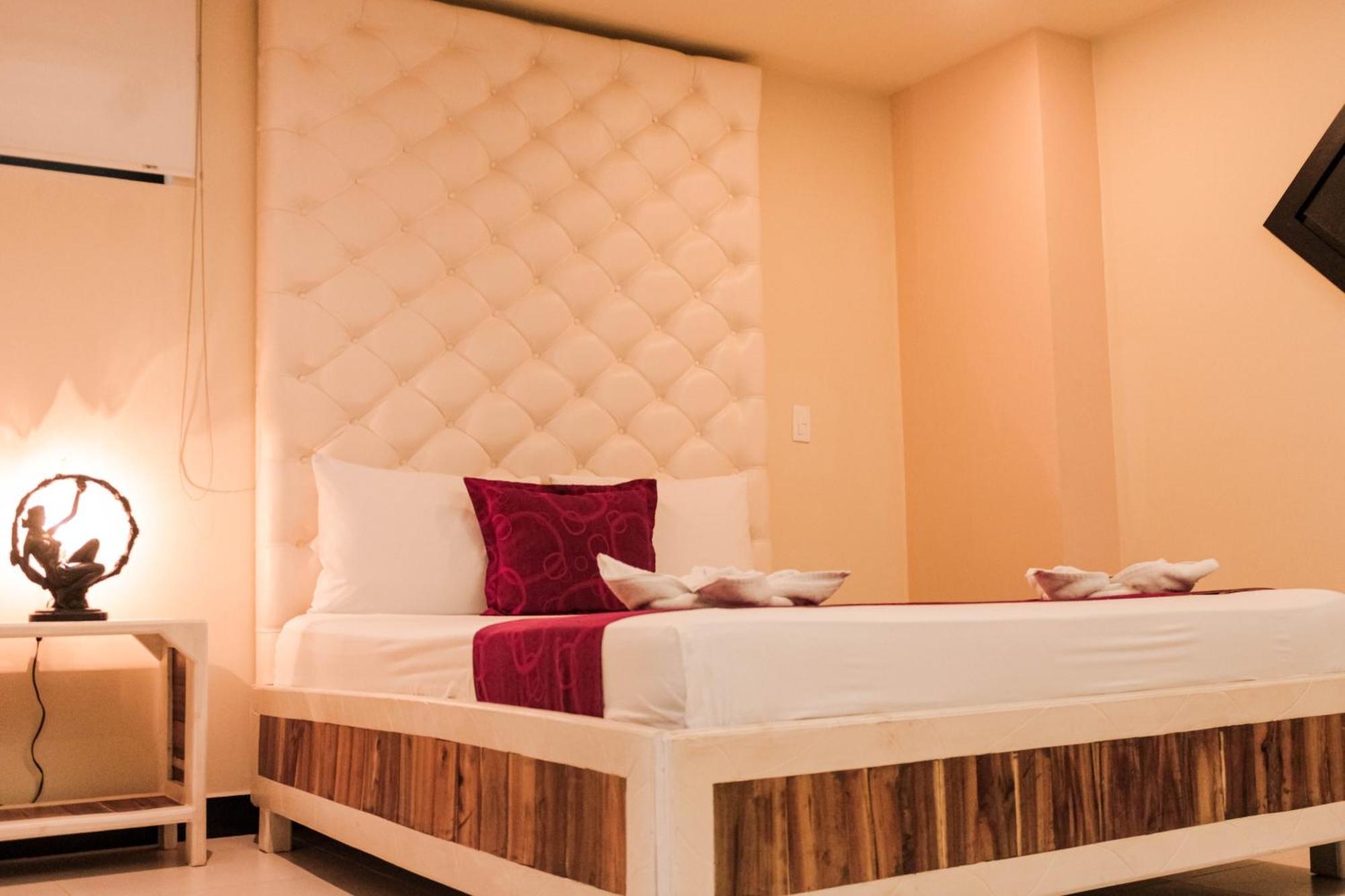 Hotel Plaza Garibaldi Caldas ภายนอก รูปภาพ