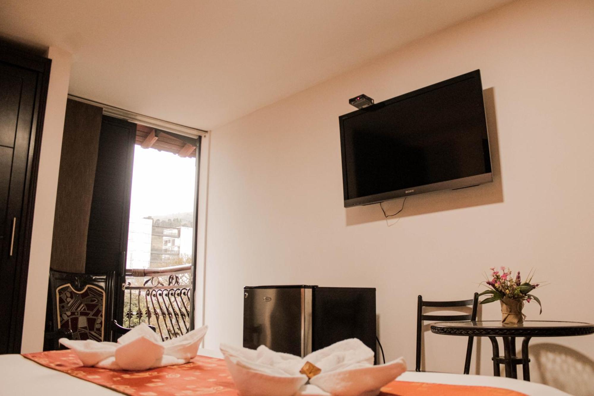 Hotel Plaza Garibaldi Caldas ภายนอก รูปภาพ